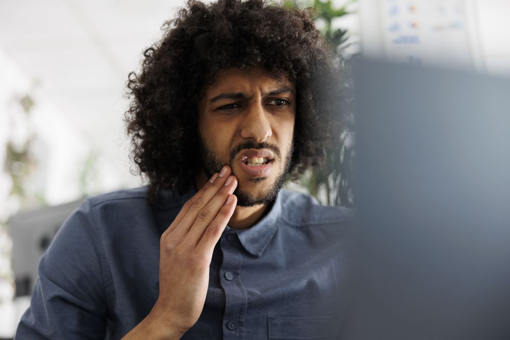 Gum Disease (Periodontitis): Early Signs and Treatment Options Available in Abu Dhabi
